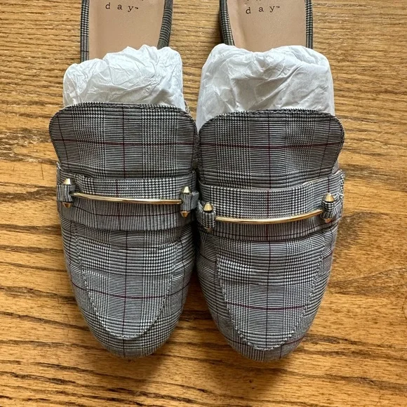 A new day loafers - Picture 3 of 4